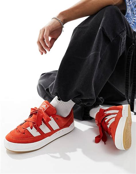 adidas Originals – Adimatic – Sneaker in Rot und Weiß mit 